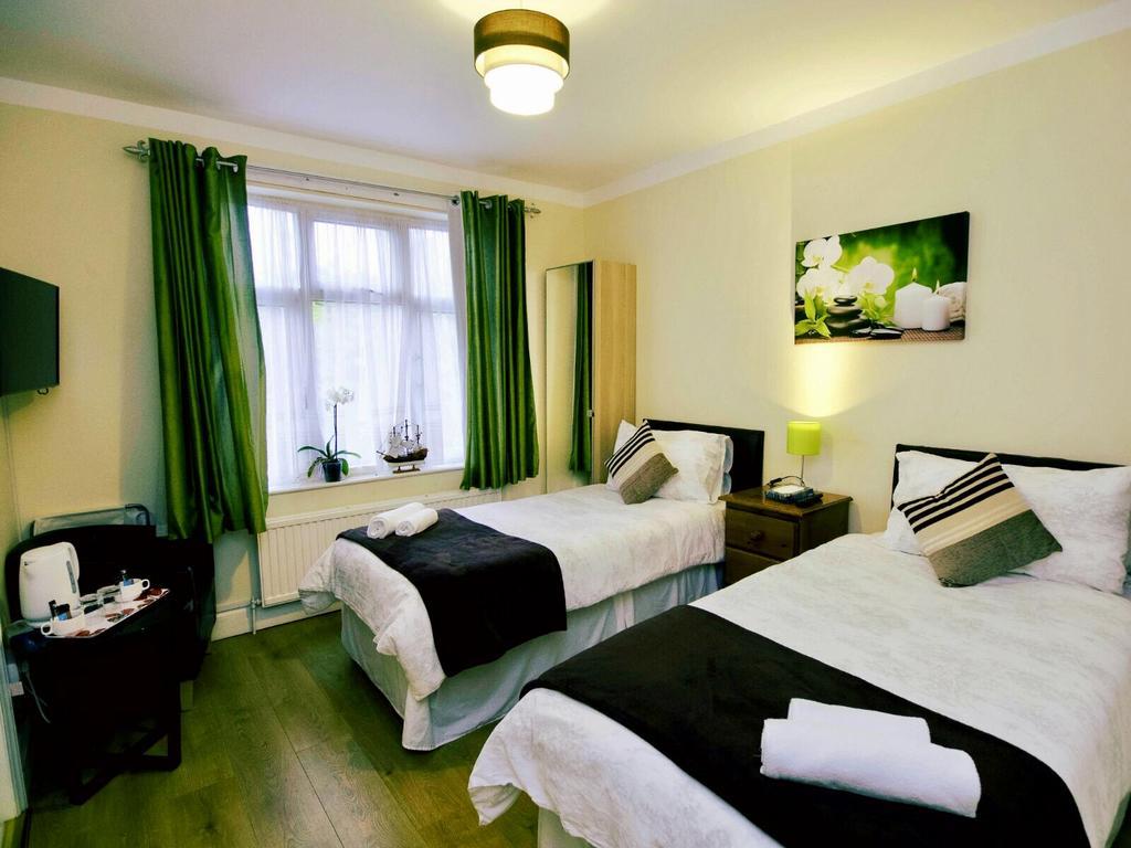 Gable Lodge London B&B Енфілд Екстер'єр фото