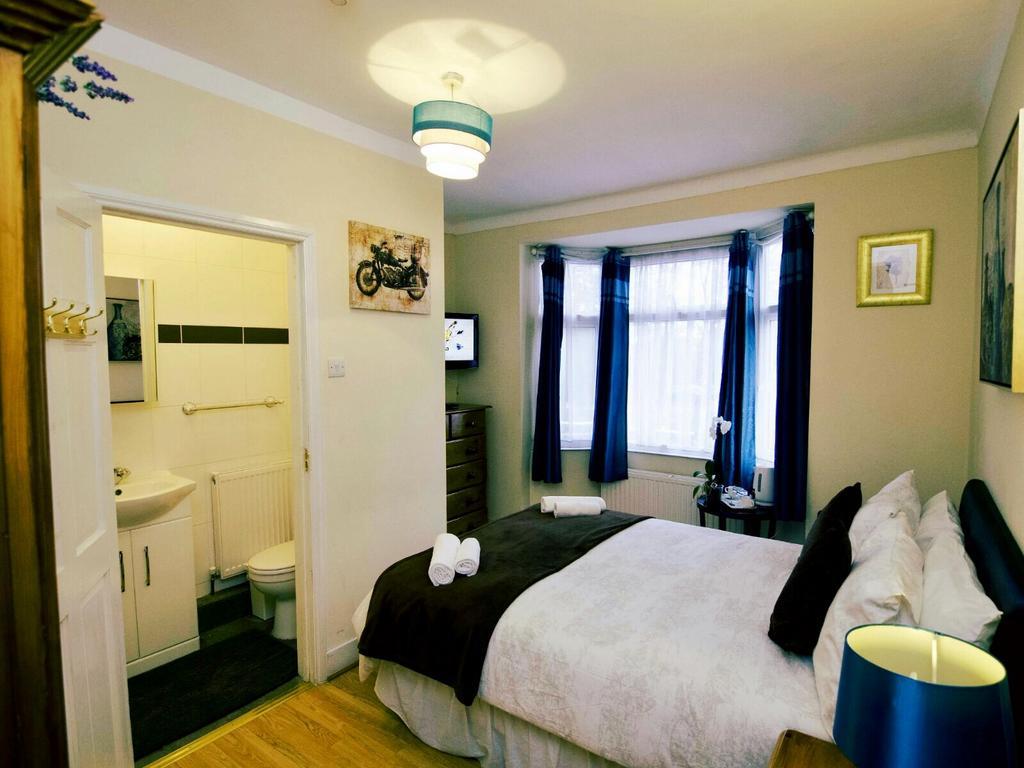 Gable Lodge London B&B Енфілд Екстер'єр фото