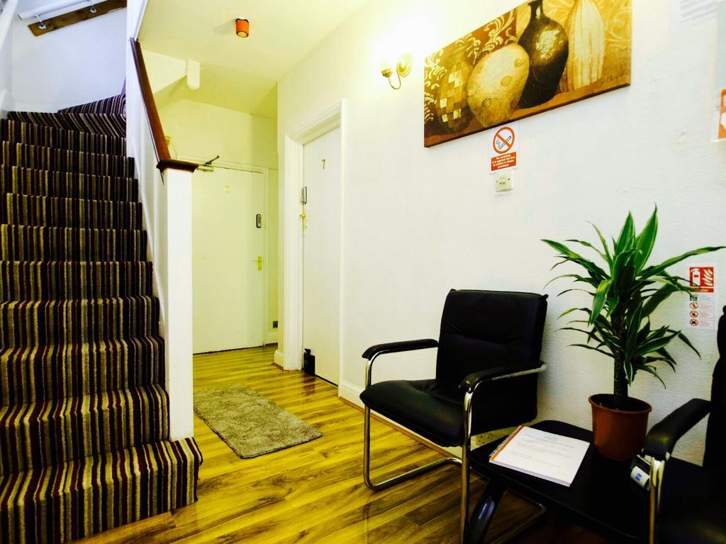 Gable Lodge London B&B Енфілд Екстер'єр фото