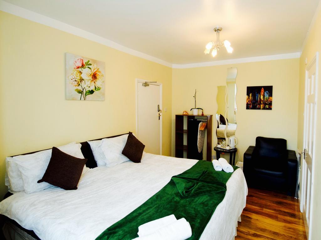 Gable Lodge London B&B Енфілд Екстер'єр фото