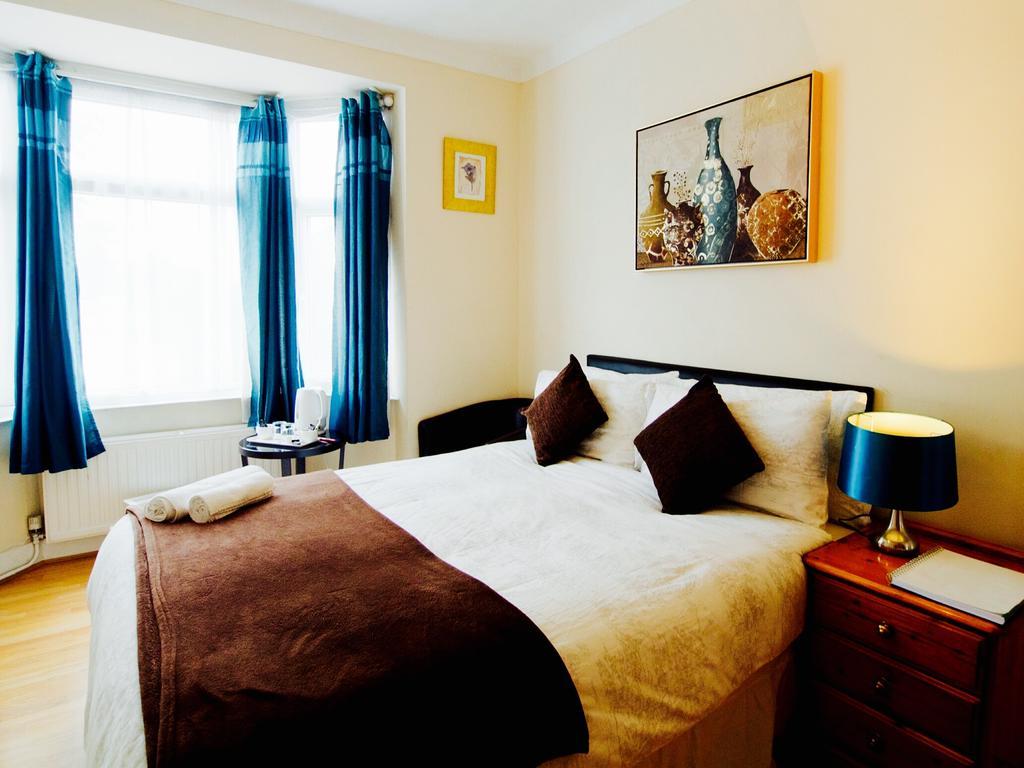 Gable Lodge London B&B Енфілд Екстер'єр фото
